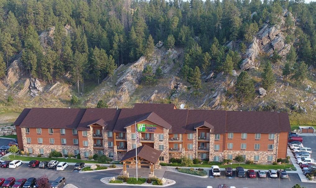 Holiday Inn Express & Suites Custer-Mt Rushmore Exterior photo